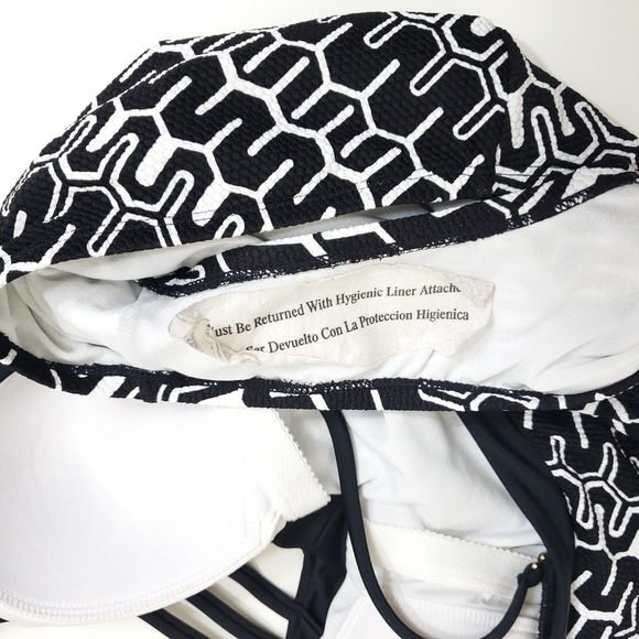 Merona geometric print swimsuit medium - Picture 9 of 13